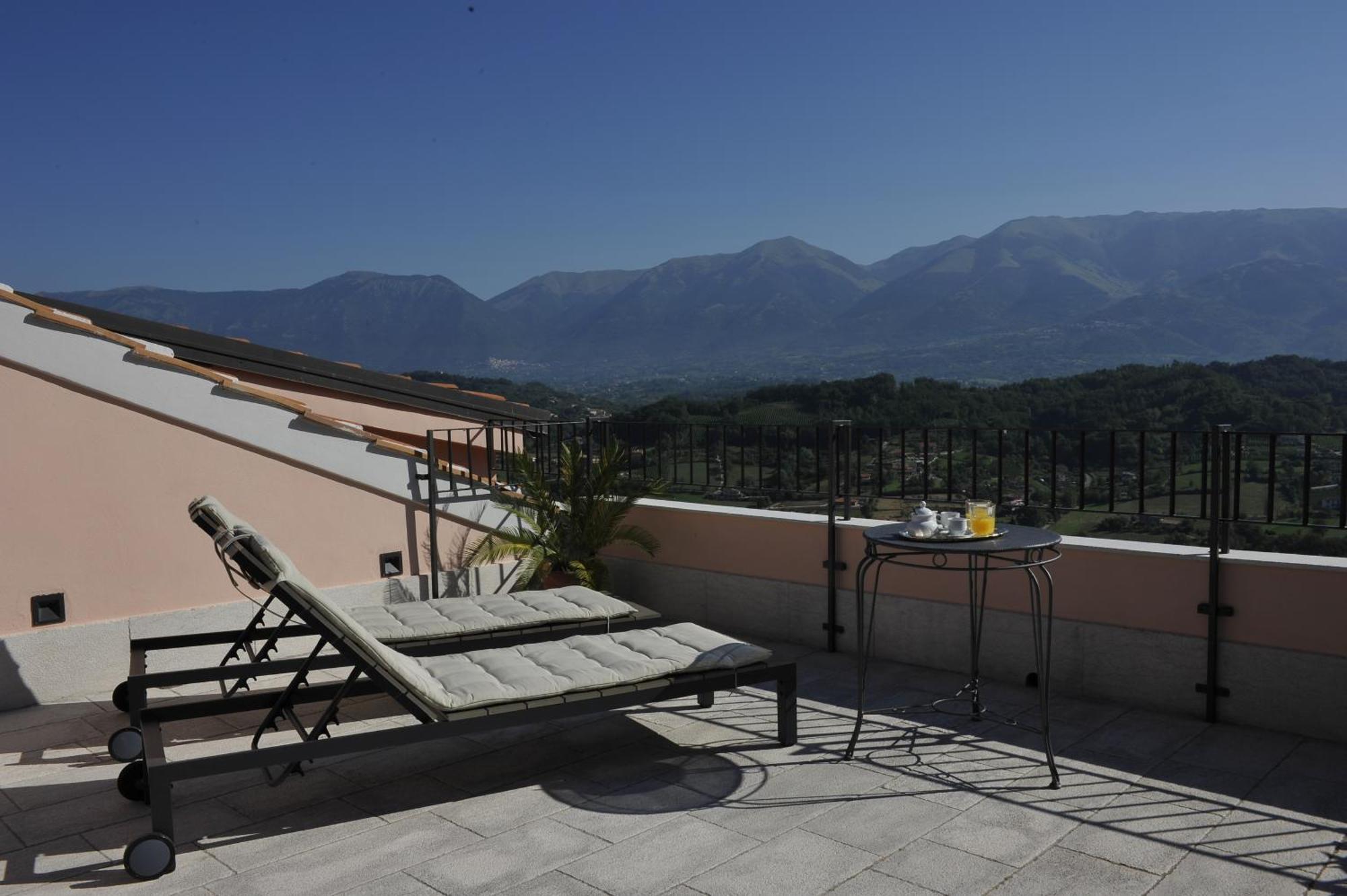 Hotel Palazzo Del Senatore Atina Exteriér fotografie